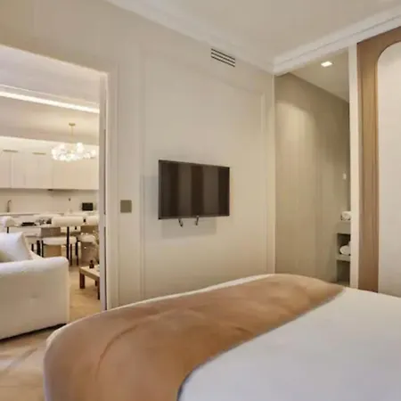 Luxurious Paris